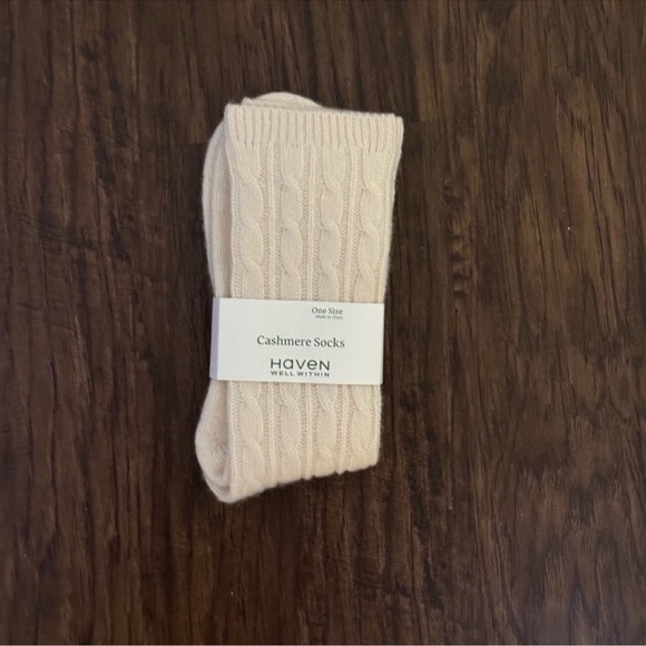 Talbots Cashmere blend cable knit socks - Picture 10 of 14